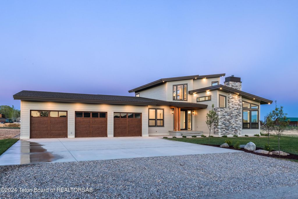 14 CARMICHAEL Loop, Pinedale, WY 82941