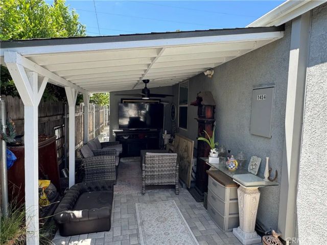 1454 N Clybourn Avenue, Burbank, CA 91505