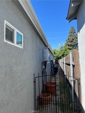 1454 N Clybourn Avenue, Burbank, CA 91505