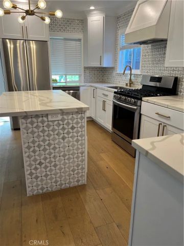 1454 N Clybourn Avenue, Burbank, CA 91505