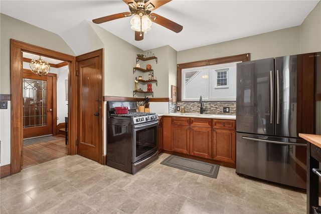 506 Hurstbourne Road, Irondequoit, NY 14609