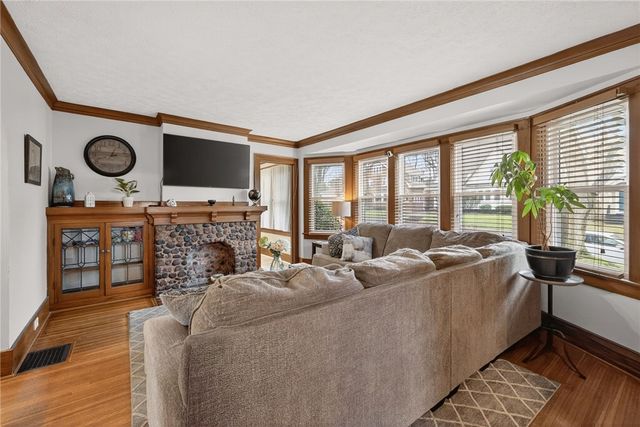 506 Hurstbourne Road, Irondequoit, NY 14609