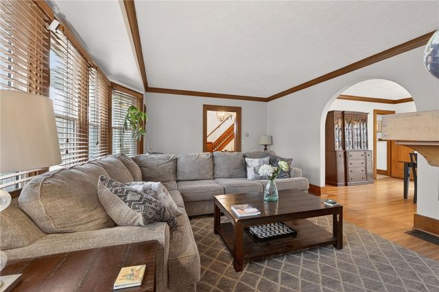 506 Hurstbourne Road, Irondequoit, NY 14609