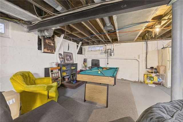 506 Hurstbourne Road, Irondequoit, NY 14609