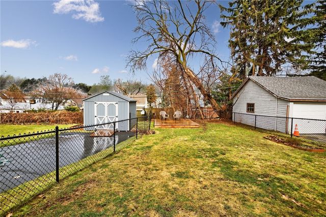 506 Hurstbourne Road, Irondequoit, NY 14609