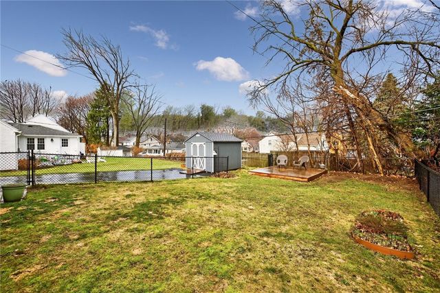 506 Hurstbourne Road, Irondequoit, NY 14609