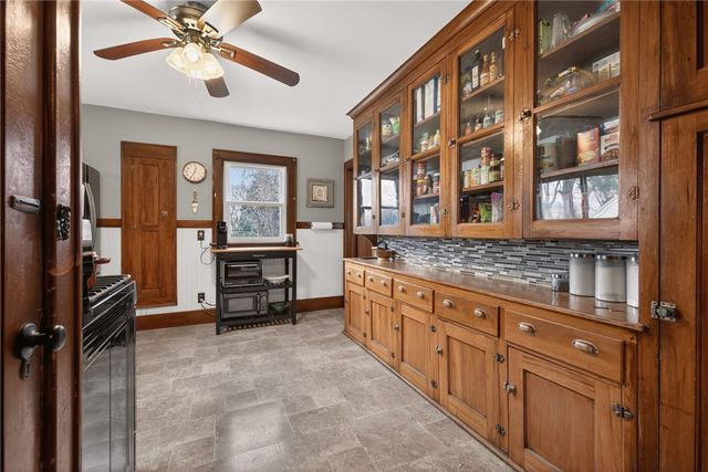 506 Hurstbourne Road, Irondequoit, NY 14609