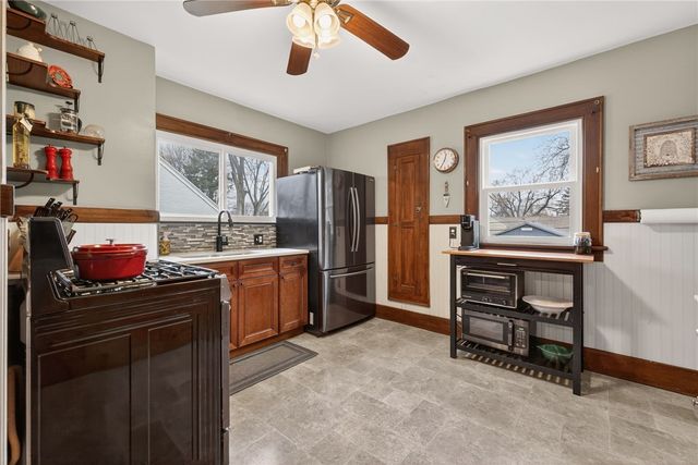 506 Hurstbourne Road, Irondequoit, NY 14609