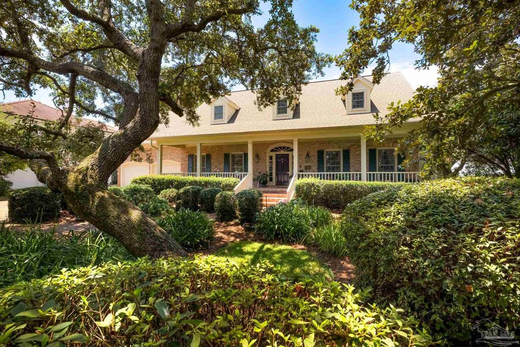 82 Highpoint Dr, Gulf Breeze, FL 32561
