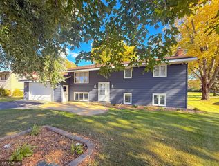 8202 State Highway 24 NW, Annandale, MN 55302