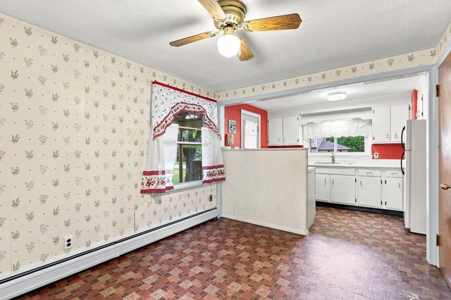 36 Silver Lake Dr, Agawam, MA 01001