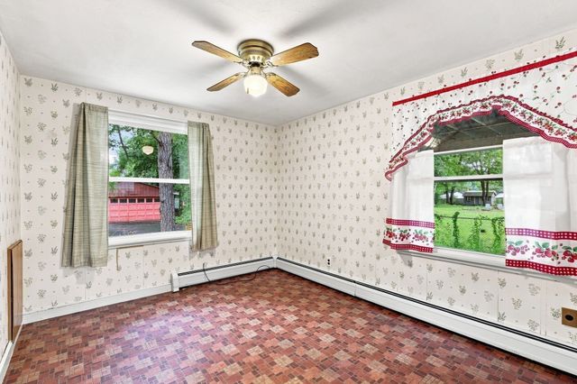 36 Silver Lake Dr, Agawam, MA 01001