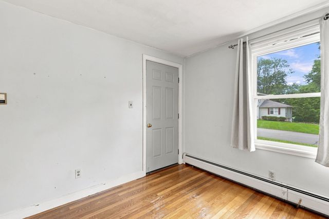 36 Silver Lake Dr, Agawam, MA 01001