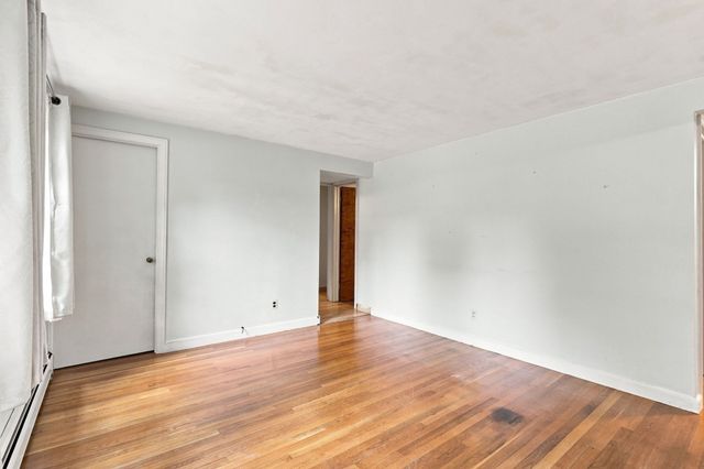 36 Silver Lake Dr, Agawam, MA 01001