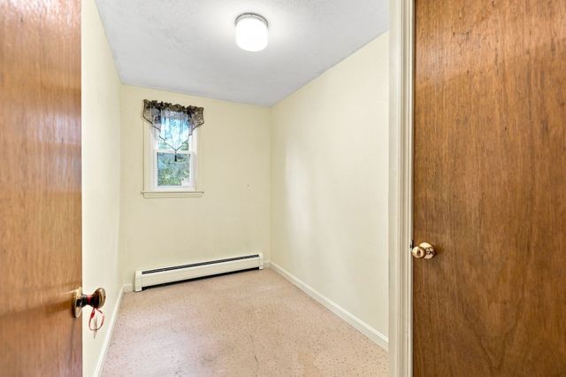 36 Silver Lake Dr, Agawam, MA 01001