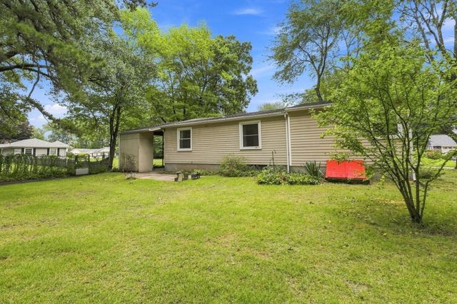 36 Silver Lake Dr, Agawam, MA 01001