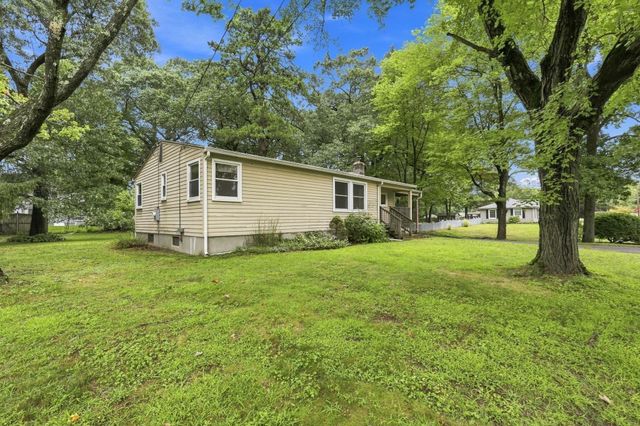 36 Silver Lake Dr, Agawam, MA 01001
