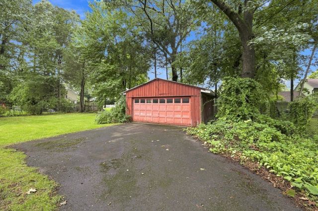 36 Silver Lake Dr, Agawam, MA 01001
