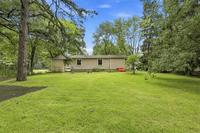 36 Silver Lake Dr, Agawam, MA 01001