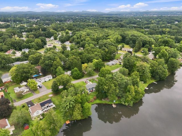 36 Silver Lake Dr, Agawam, MA 01001