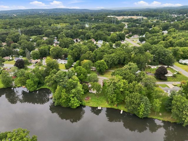 36 Silver Lake Dr, Agawam, MA 01001
