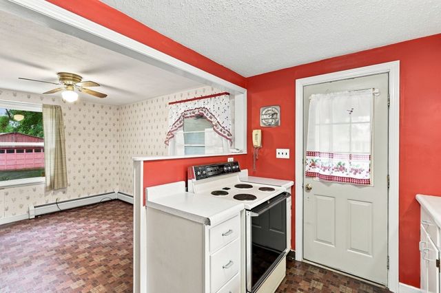 36 Silver Lake Dr, Agawam, MA 01001