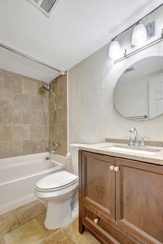 2400 NE 33rd Avenue 211, Fort Lauderdale, FL 33305