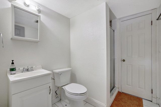 2400 NE 33rd Avenue 211, Fort Lauderdale, FL 33305