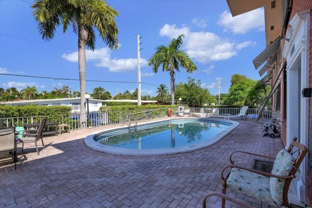 2400 NE 33rd Avenue 211, Fort Lauderdale, FL 33305