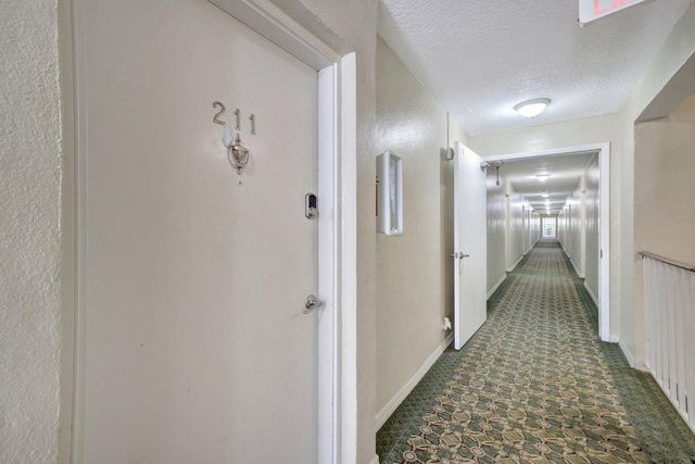 2400 NE 33rd Avenue 211, Fort Lauderdale, FL 33305