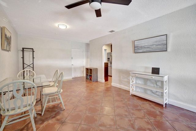 2400 NE 33rd Avenue 211, Fort Lauderdale, FL 33305