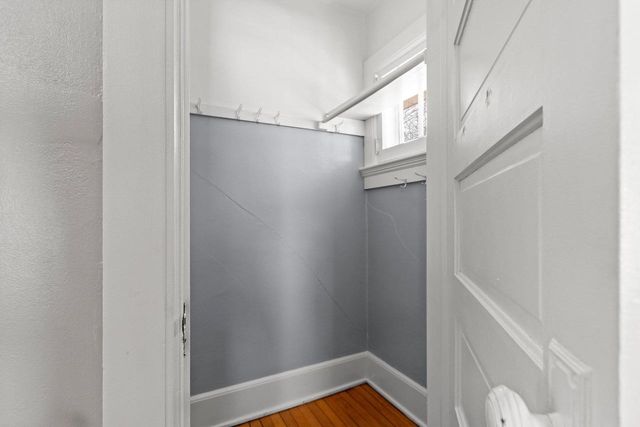 722 BOND STREET, Green Bay, WI 54303