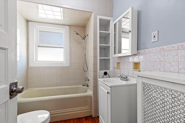 722 BOND STREET, Green Bay, WI 54303