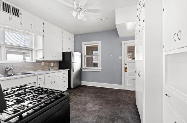 722 BOND STREET, Green Bay, WI 54303