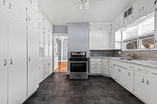 722 BOND STREET, Green Bay, WI 54303