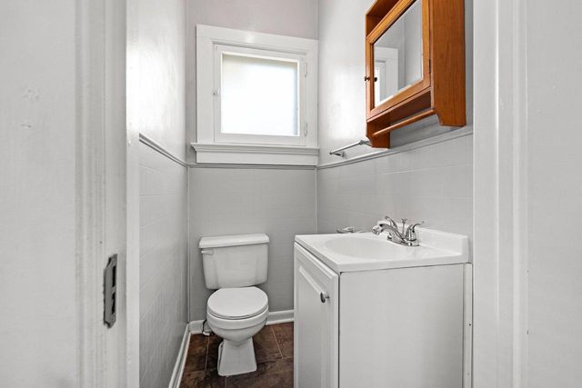 722 BOND STREET, Green Bay, WI 54303