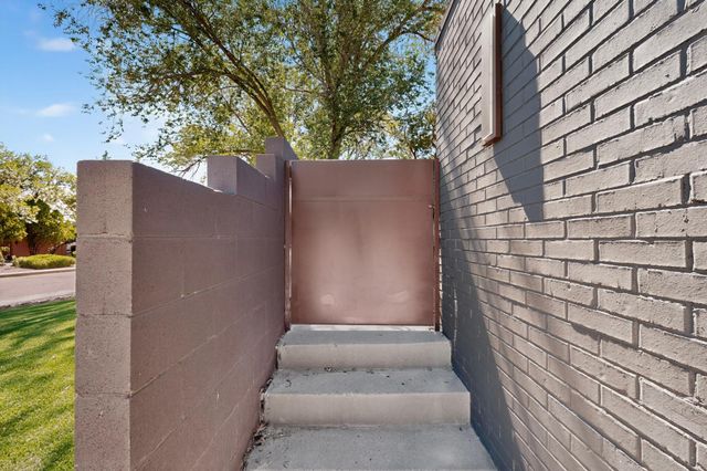 8413 Aztec Road NE, Albuquerque, NM 87111