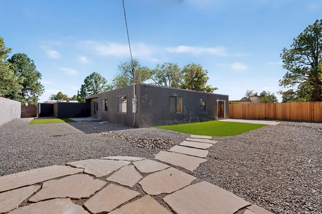 8413 Aztec Road NE, Albuquerque, NM 87111