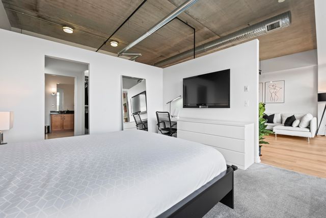 350 N Main Street 716, Royal Oak, MI 48067