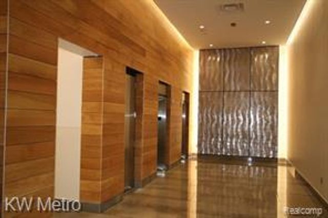 350 N Main Street 716, Royal Oak, MI 48067