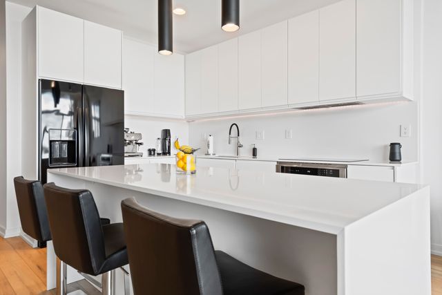 350 N Main Street 716, Royal Oak, MI 48067