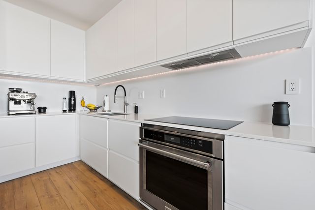 350 N Main Street 716, Royal Oak, MI 48067