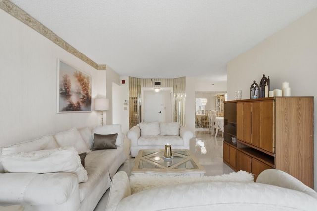 7900 Radice Court 202, Lauderhill, FL 33319