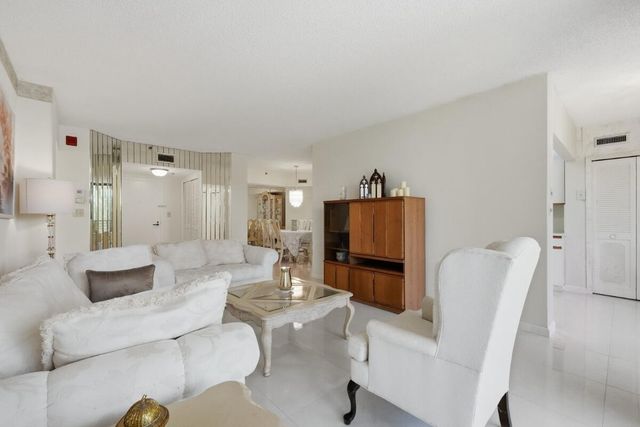 7900 Radice Court 202, Lauderhill, FL 33319