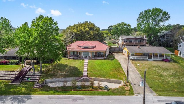 55 Lakeway Drive, Coldspring, TX 77331