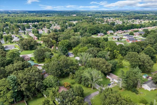 1406 Royal Trl, Manchester, TN 37355
