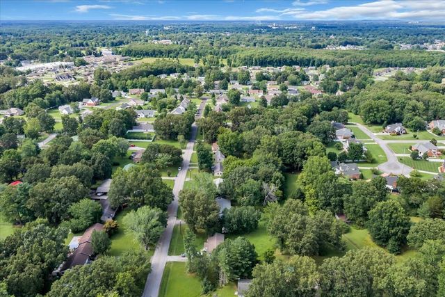 1406 Royal Trl, Manchester, TN 37355
