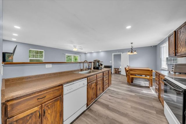1406 Royal Trl, Manchester, TN 37355