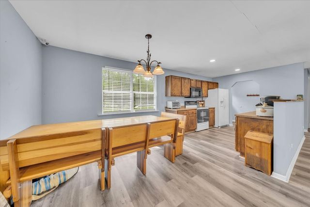 1406 Royal Trl, Manchester, TN 37355