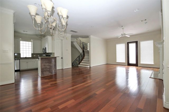 707 Welch, Houston, TX 77006